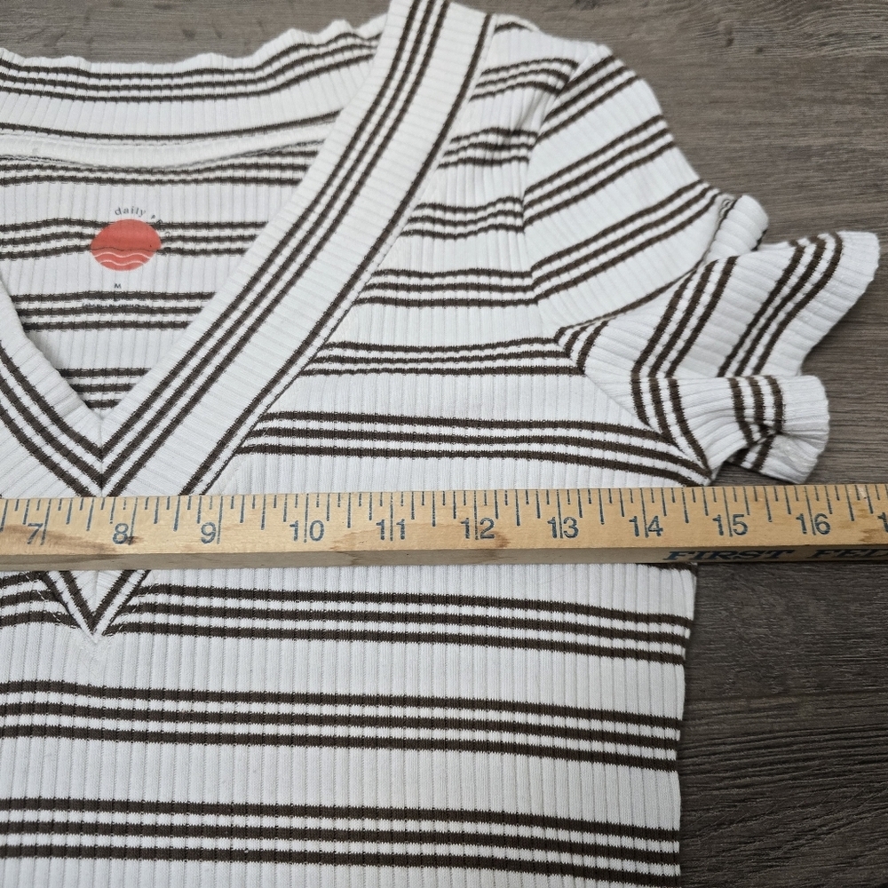 Daily Practice Anthrologie Ribbed Striped Brown White Vneck Size Medium - Picture 9 of 9